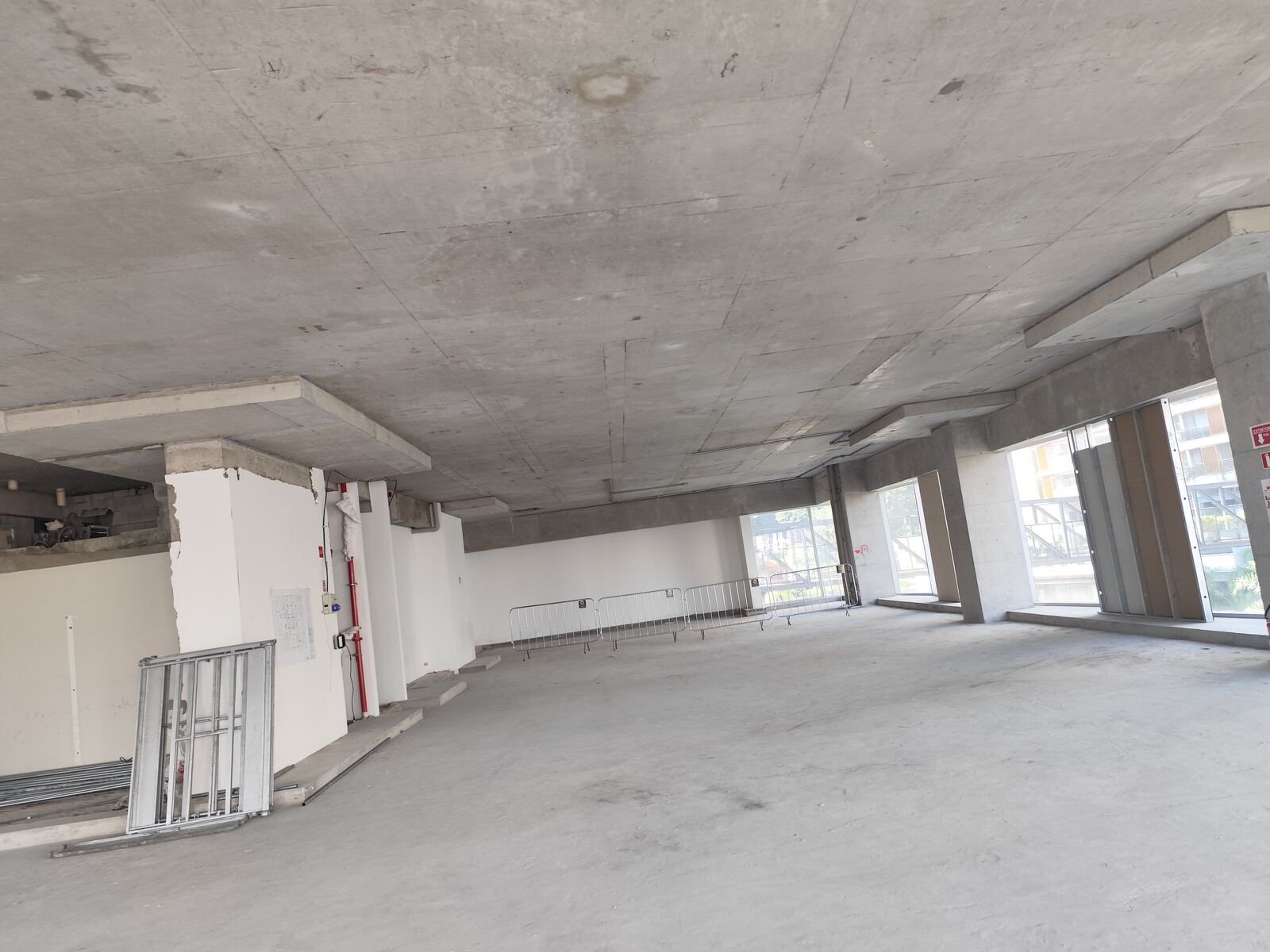Galeria Edifício Corporativo – Infraestrutura em Três Pavimentos