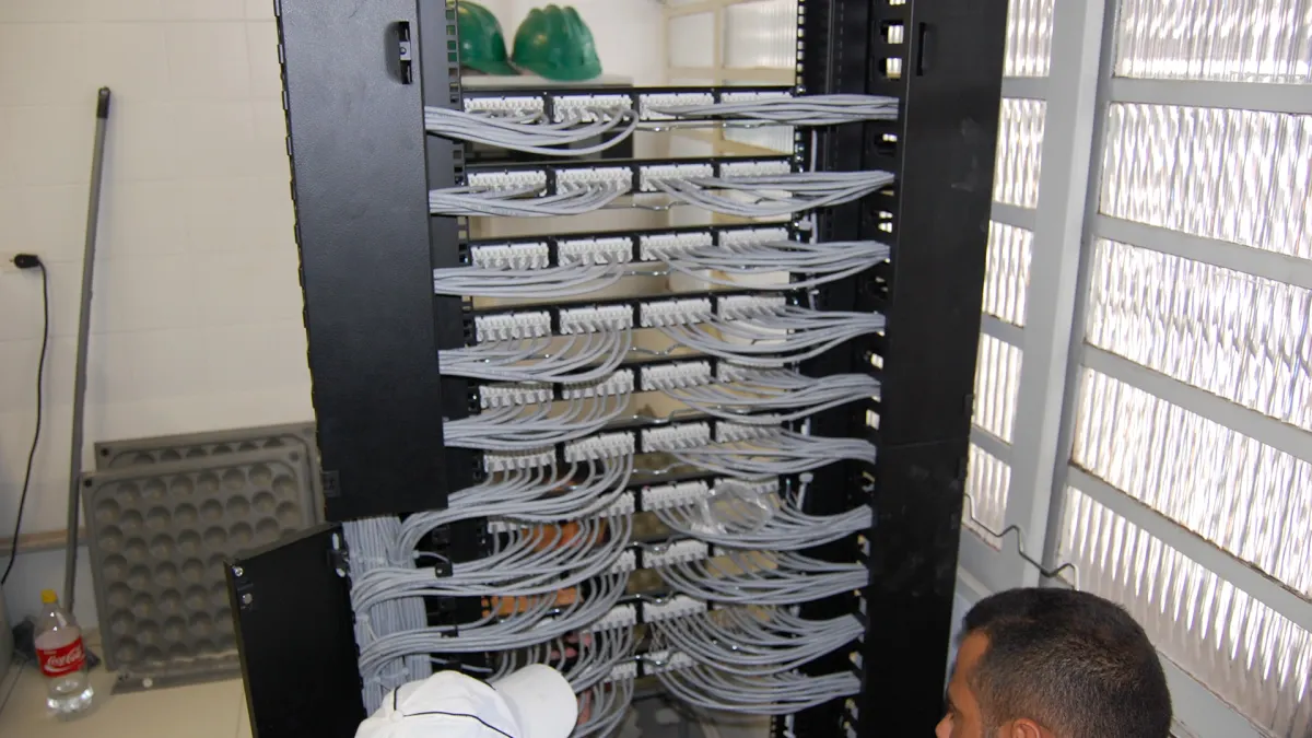 Ambiente técnico do Centro Tecnológico Falcão Bauer modernizado pela DELMAT